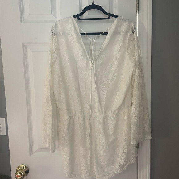 White Lace Romper - Picture 3 of 4